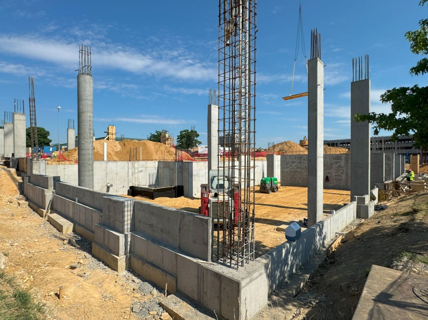 Construcción en Springfield Town Center Expone la Crisis de Inmobiliario Comercial